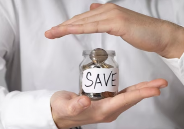 Image by Freepik | 10 Smart Moves to Overhaul Your Spending and Boost Your Savings